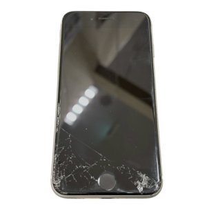 iPhoneSE（第3世代）フロントパネル交換　札幌市 白石区 菊水