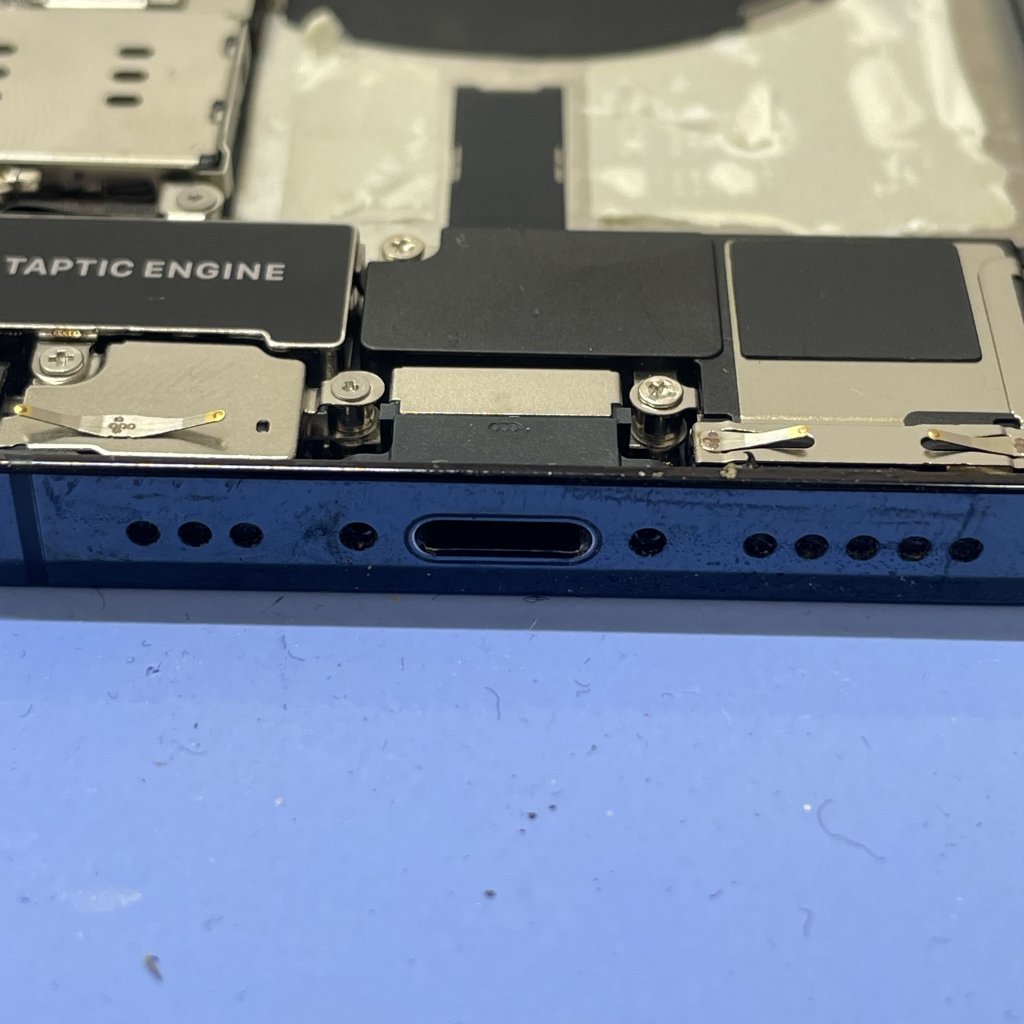 【iPhone 12 Pro ライトニング交換】充電できない・反応が悪い症状も改善｜渋川市半田