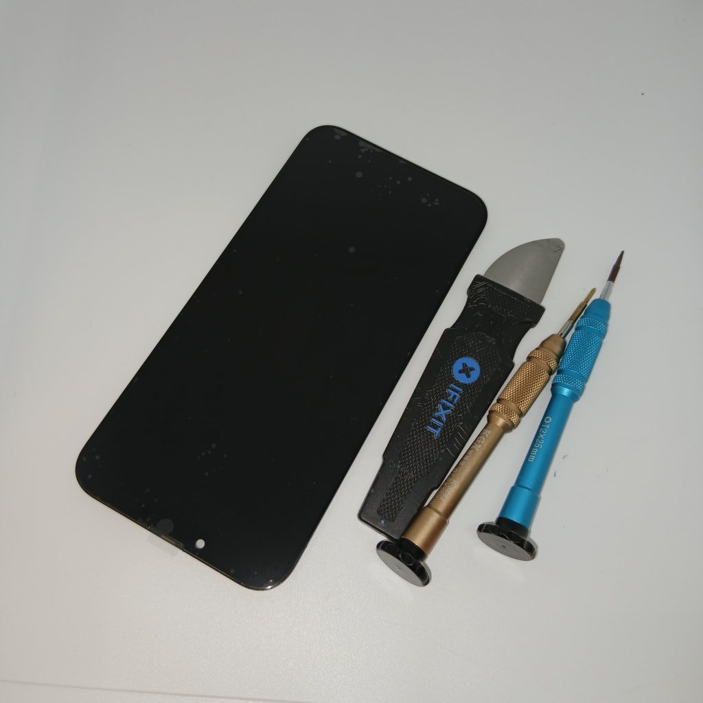 iPhone13ProMaxの液晶交換