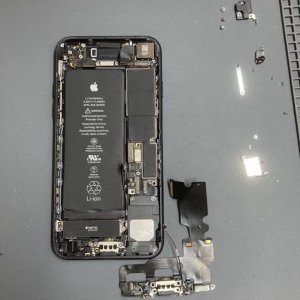 iPhone7 充電出来ない！ライトニング交換| 狭山市東三ツ木| コネクター不良も解決致します！