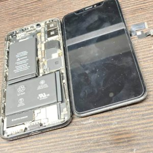 iPhone11Pro ブラックアウト 液晶画面| 入間市久保稲荷| iPhoneの突然のトラブルはご相談ください！