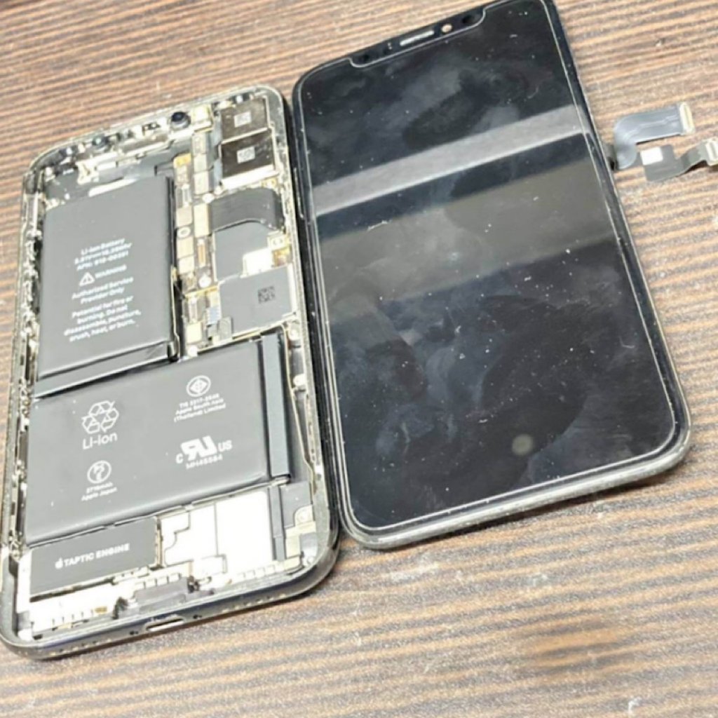 iPhone11Pro ブラックアウト 液晶画面| 入間市久保稲荷| iPhoneの突然のトラブルはご相談ください！