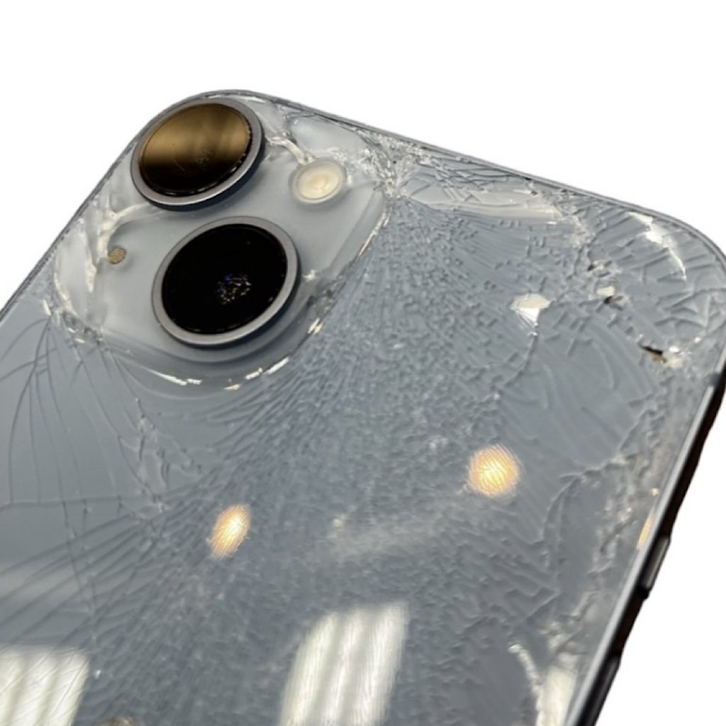iPhone14 バックフレーム交換| 入間市豊岡| iPhoneのバックフレーム交換もご予約受け付け致します！
