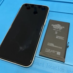iPhone12 最大容量70%バッテリー交換| 入間市牛沢町| 電池交換も即日修理致します！