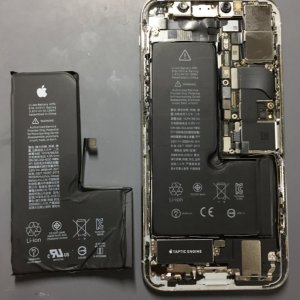 iPhoneXSバッテリー交換| 入間市豊岡| iPhoneの電池交換なら即日30分で対応修理致します！