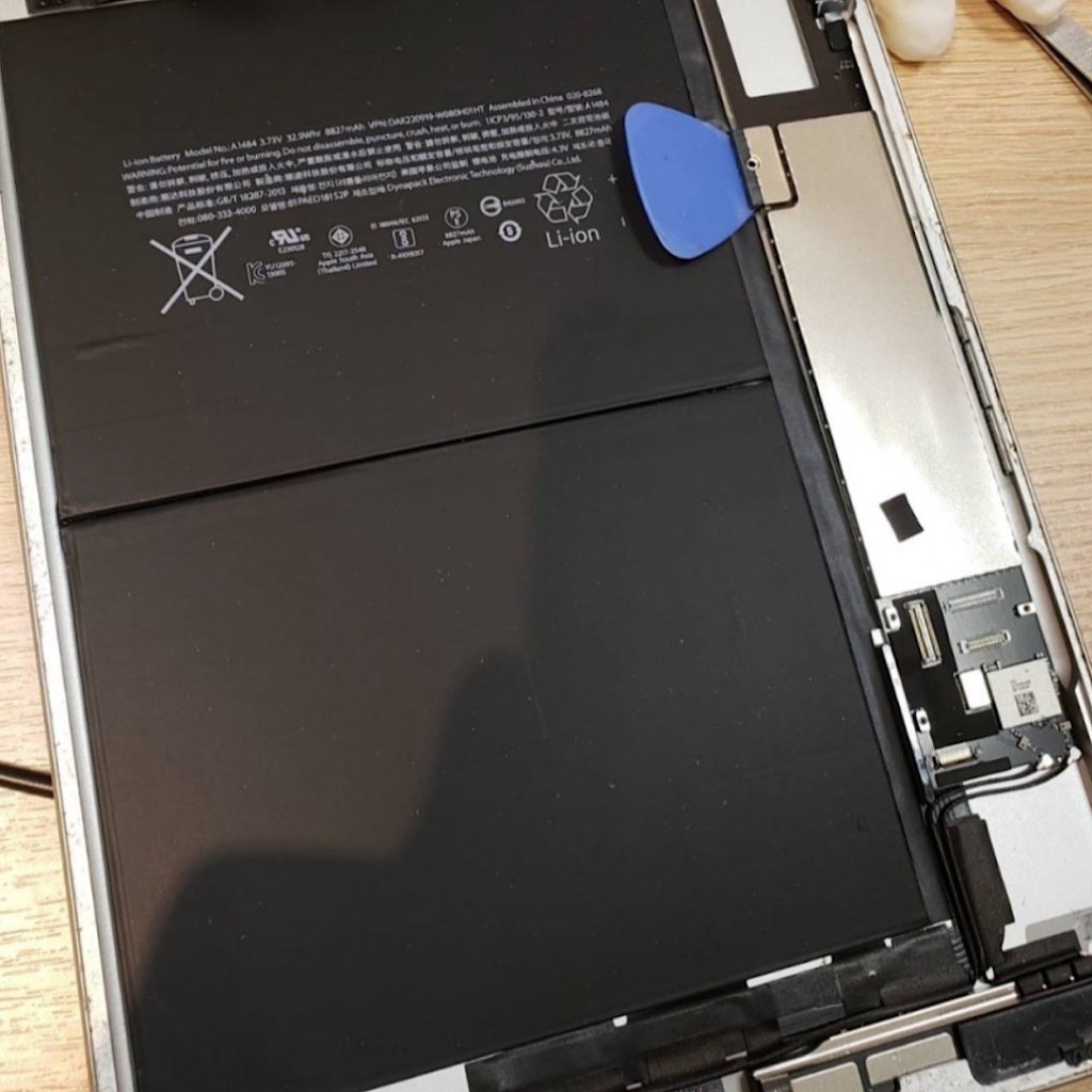 iPad6デジタイザー交換修理| 日高市旭ヶ丘| iPad修理もご予約にて修理対応いたします！