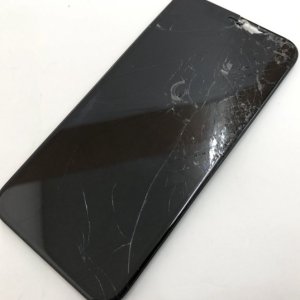 iPhone11 画面に縦線入る 液晶交換| 狭山市富士見| iPhone液晶交換も即日修理対応致します！