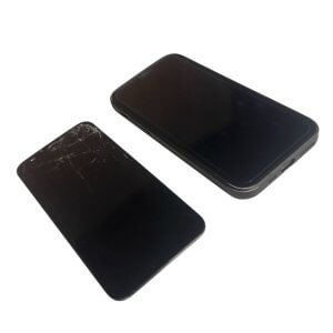 iPhone11 パネル割れ交換修理