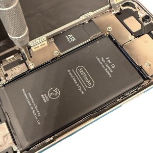 iPhone13　バッテリー交換