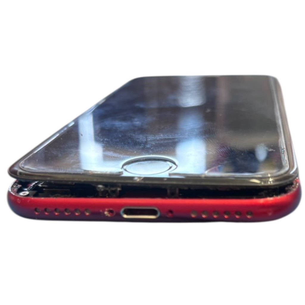 【iPhone11のバッテリー膨張による修理】