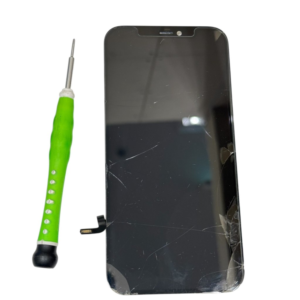 iPhone13ProMax パネル交換修理　