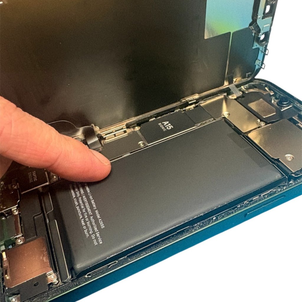 液晶パネル浮き バッテリー膨張 電圧不足 バッテリー交換 (iPhone13)