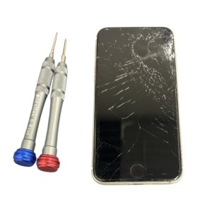 iPhoneSE3 液晶交換 (液晶破損、タッチ不良)