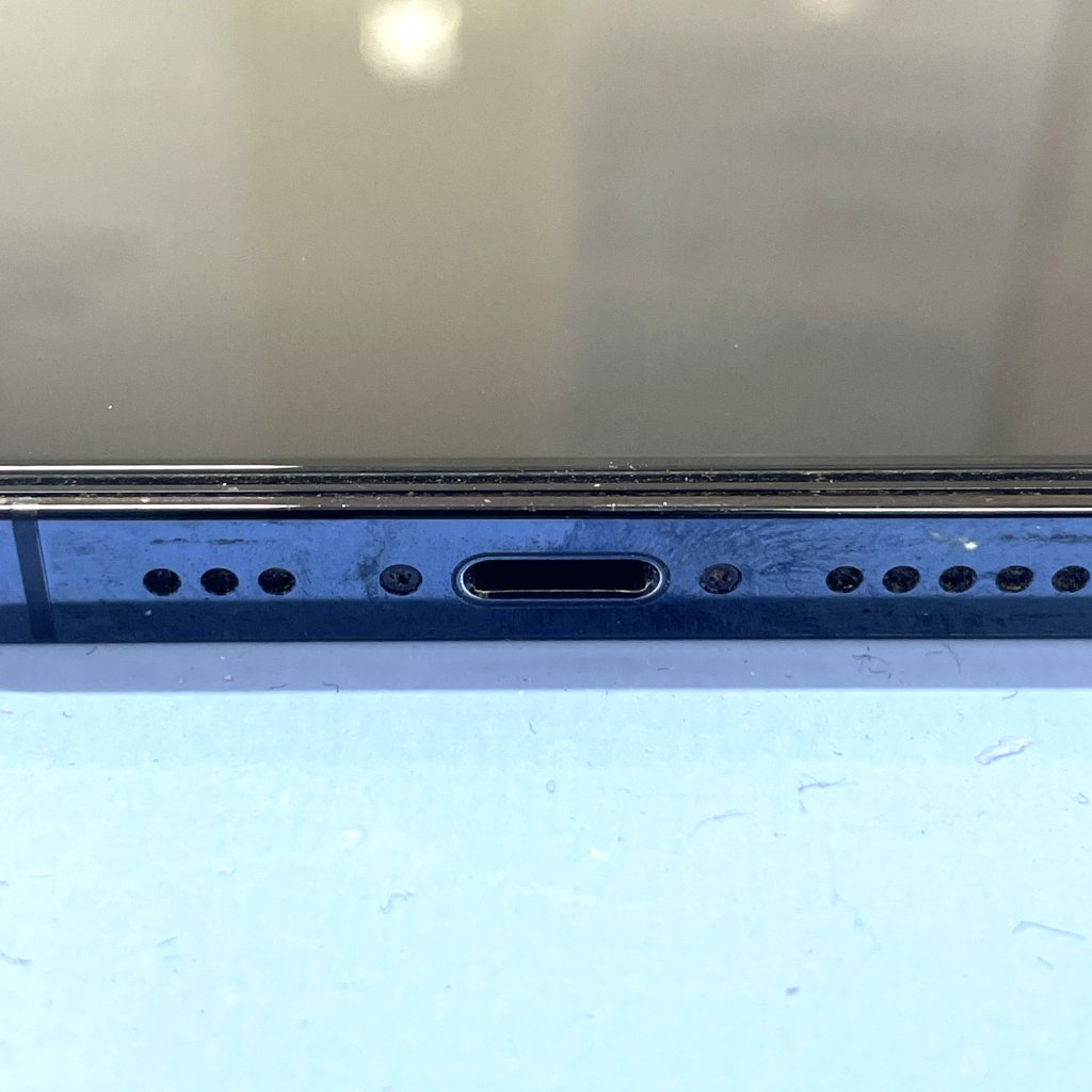 【iPhone12 Pro ドックコネクター 修理】ライトニング充電口が原因でケーブル充電がされない症状を即日改善｜前橋市表町