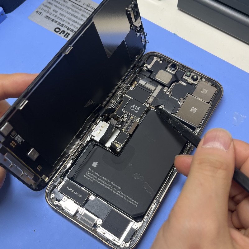 【iPhone13 Proバッテリー交換】充電の減りが早い・1日充電がもたない即日修理可能｜伊勢崎市宮前町