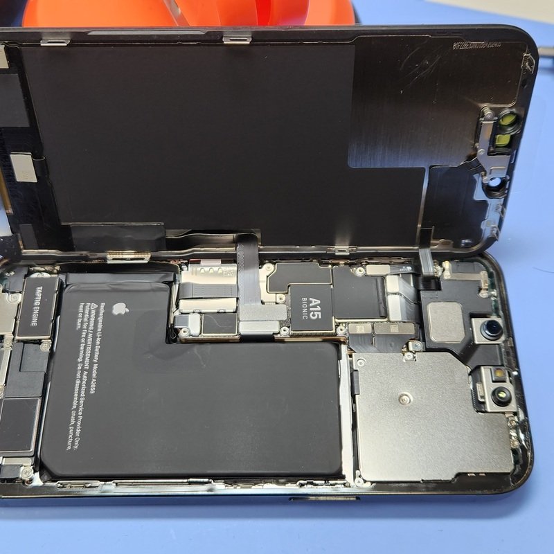 【iPhone13 Proアウトカメラ交換】カメラうまくピントが合わない！？即日修理可能です！｜伊勢崎市連取町