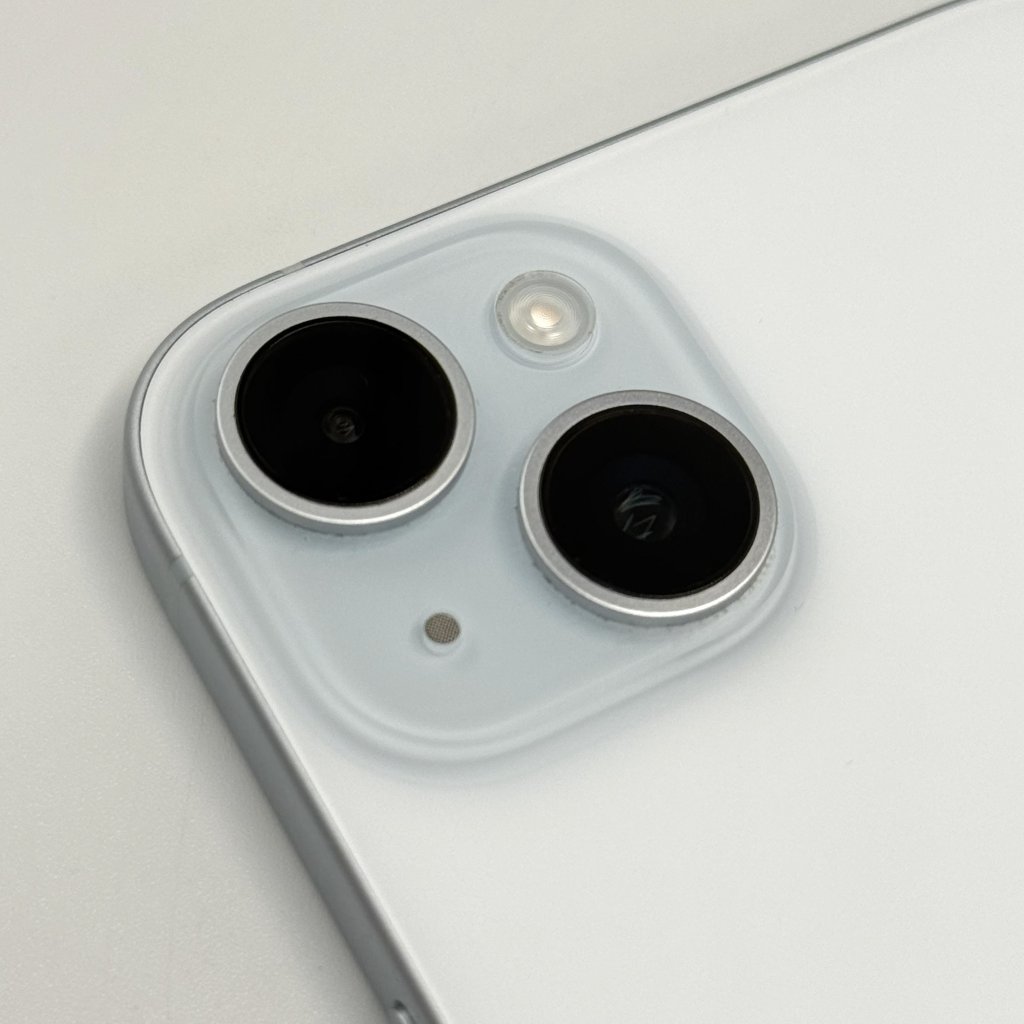 【iPhone15 Plus アウトカメラレンズ修理】落下の衝撃でレンズが割れてしまった端末を当日修理｜前橋市古市町