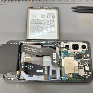 Androidスマホ 【 GALAXY ギャラクシー S22】バッテリー交換修理