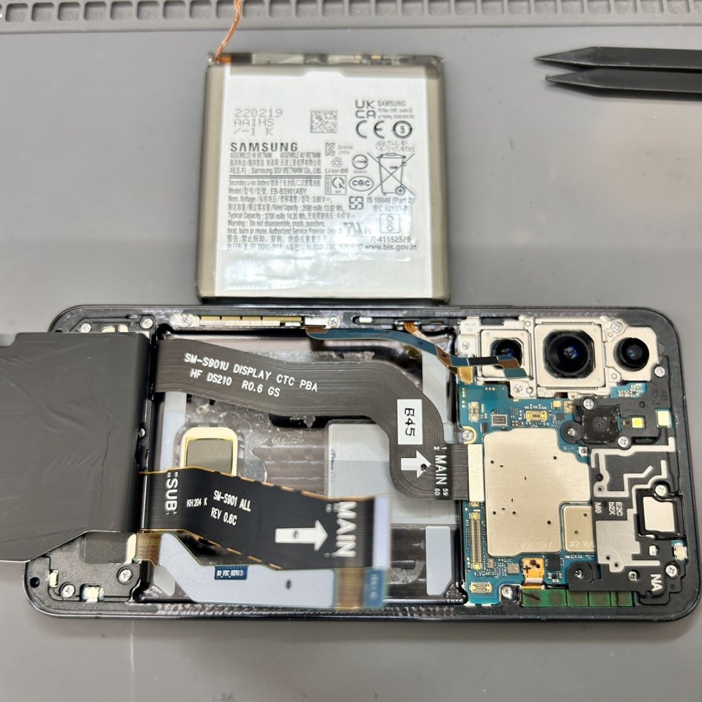 Androidスマホ 【 GALAXY ギャラクシー S22】バッテリー交換修理