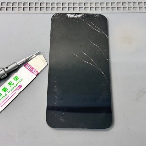 13Pro 画面割れ（液晶交換）