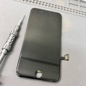 SE2 画面割れ（液晶交換）