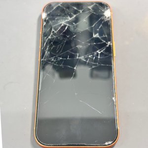 iPhone17Pro画面割れ（液晶交換)