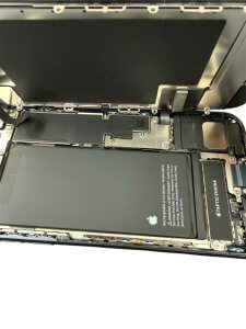 iPhoneSE3 ライトニング交換