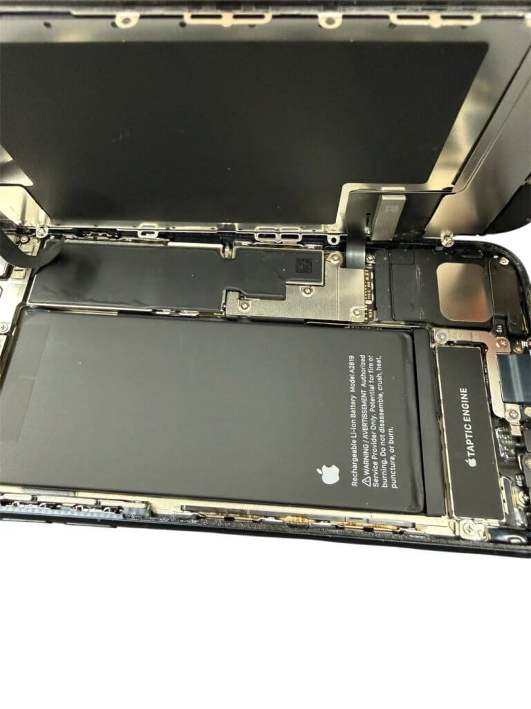 iPhoneSE3 ライトニング交換