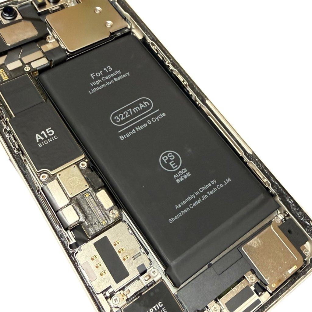 iPhone 13 バッテリー交換