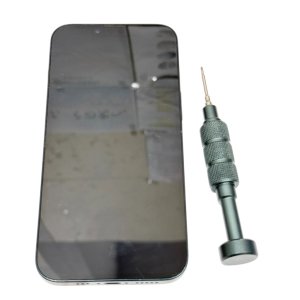 iPhone14 画面割れ修理（液晶交換）