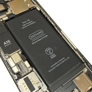 iPhone13 バッテリー交換