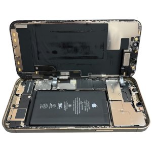 iPhone12 充電の減りが異常に早い症状→バッテリー交換で改善！