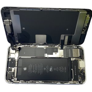 iPhone SE2液晶パネル交換| 守谷市中央| 飛び込みのお客様も修理対応しております‼︎