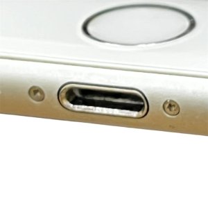 iPhone 8 Plus ライトニング清掃