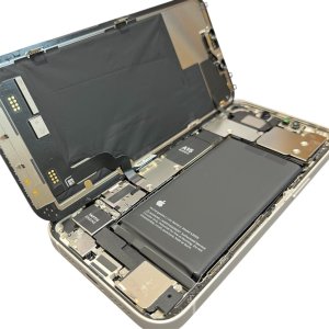 【即日修理‼】iPhone13 アイフォン13 バッテリー交換