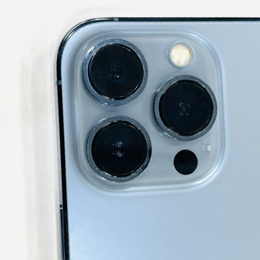 iPhone13Pro カメラ異音 リアカメラ交換| 羽村市川崎| リアカメラもご予約で修理対応しております!どうぞお問い合わせ下さい!!