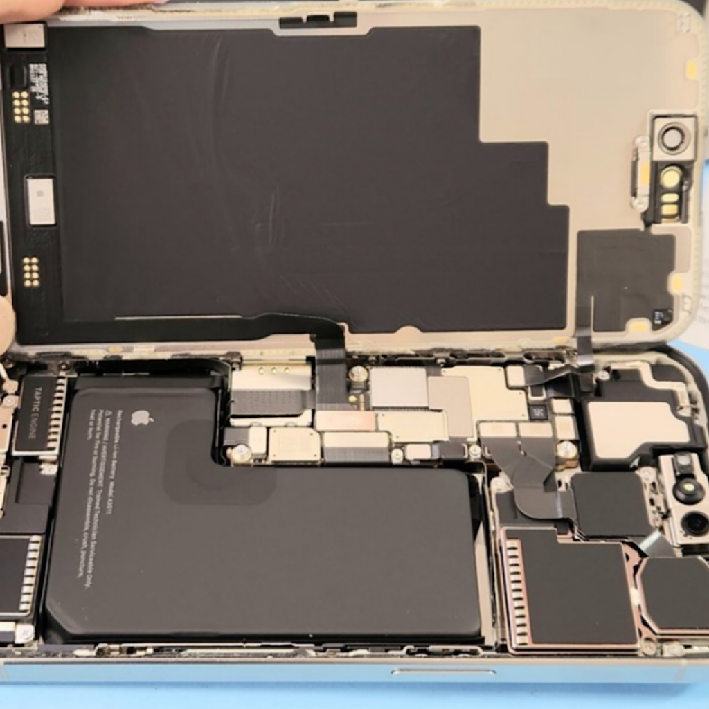 iPhone15pro フロントパネル交換| 羽村市栄町｜ガラスパネル割れは即日30分で交換修理が出来ます！