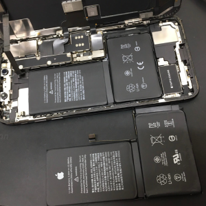 iPhoneXsMax 電池交換| 羽村市羽| バッテリー修理も即時対応出来ます！