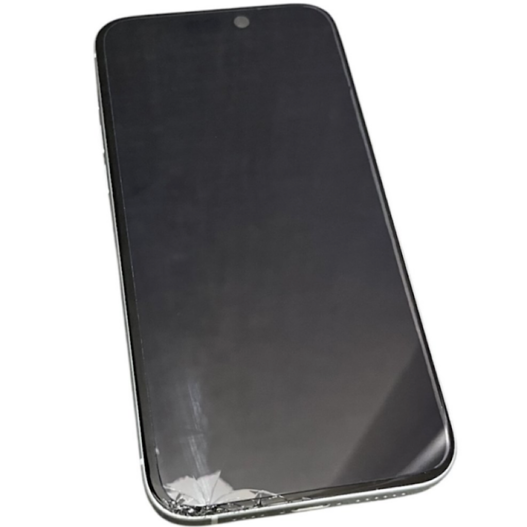 iPhone15Plus フロントパネル交換 |福生市南田園| パネル交換、予約無し即日30分で修理対応しております‼︎