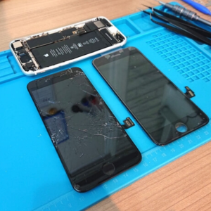 iPhoneSE2 (第2世代) 黒い線 液晶交換修理|西多摩郡瑞穂町高根| 即日30分で修理対応しております‼︎