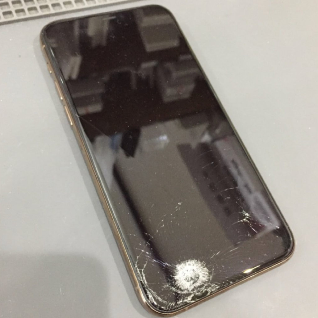 iPhone 11Pro ブラックアウト 液晶交換 |昭島市上河原町| 即日30分で修理対応しております‼︎