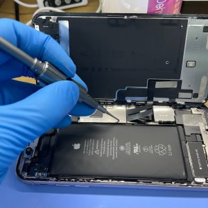 iPhone11 電源突然落ちる！バッテリー交換| 昭島市つつじが丘|  飛び込み修理も即日対応致します！
