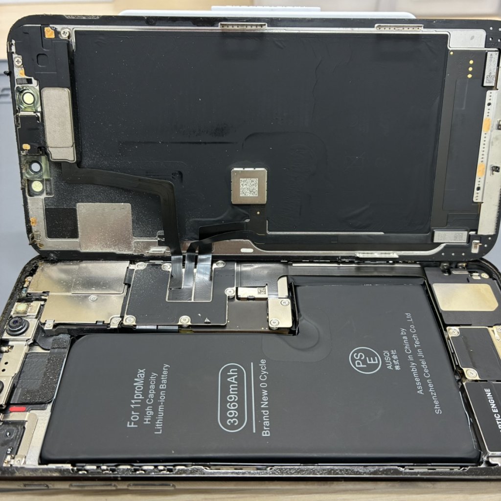 iPhone11ProMaxバッテリー交換・充電不良点検