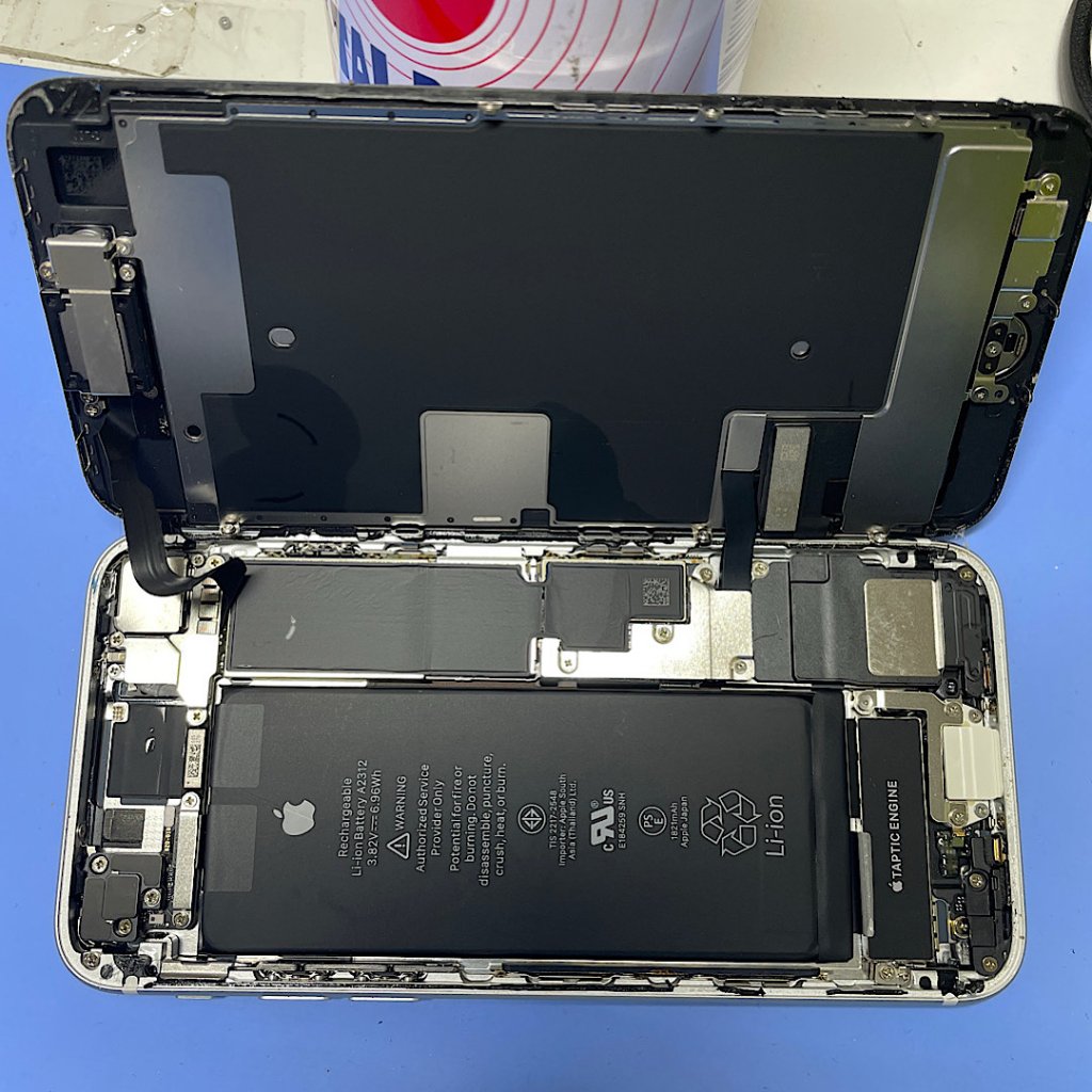 iPhone SE2バッテリー交換修理 | 我孫子| 液晶パネル交換も即日で修理対応いたします！
