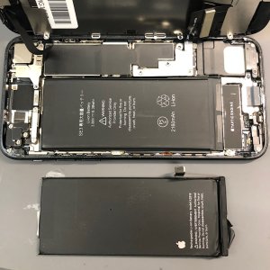 iPhone SE3 バッテリー交換