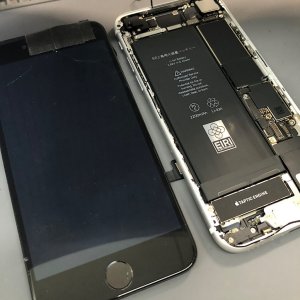 iPhone  SE2 フロントパネル&バッテリー交換