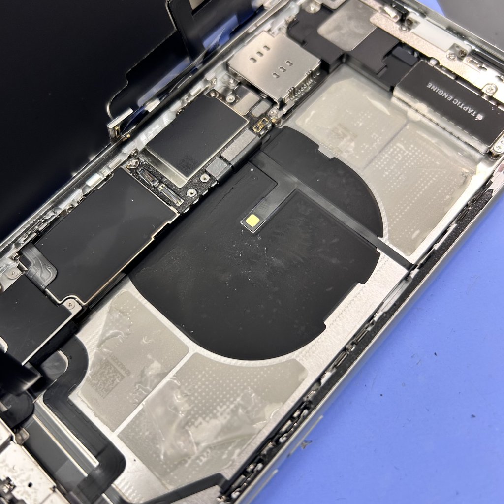 iPhone XR バッテリー交換