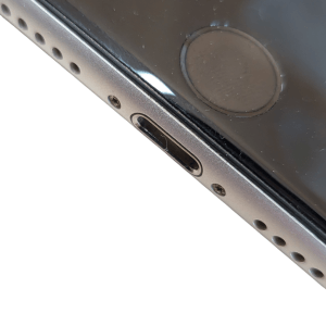 iPhoneSE2 ライトニング交換