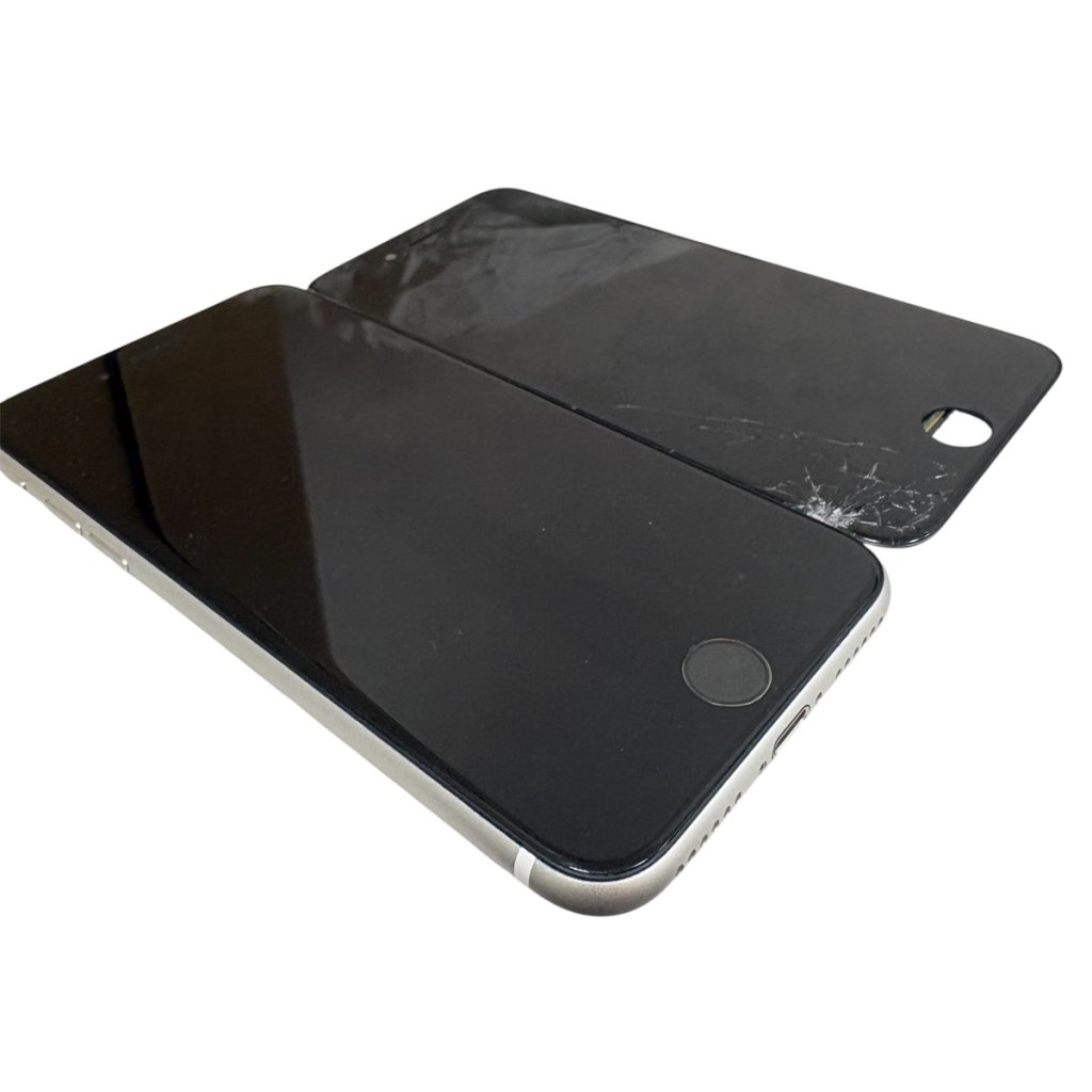 【即日修理!!】iPhoneSE3　液晶交換