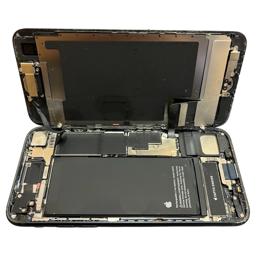 iPhoneSE3 液晶交換修理｜画面が真っ暗で映らない症状を修理